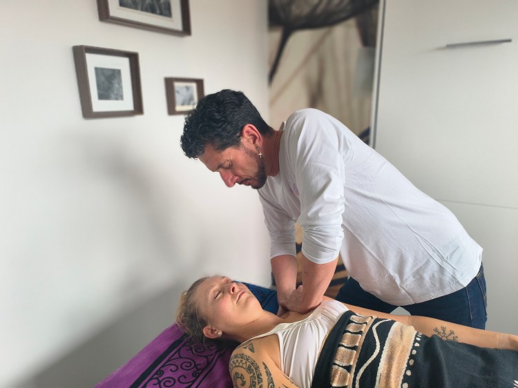 technique bodhypnosis épaule consultante reikilibre intuitif therapeute Laurent ROUFFET